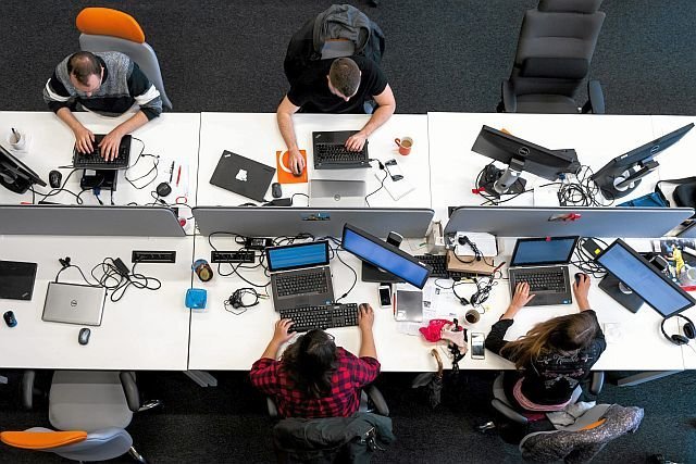 Pracownicy ICE pracują albo od poniedziałku do czwartku, albo od wtorku do piątku. Wszystkie ich weekendy trwają trzy dni. Zdjęcie poglądowe.