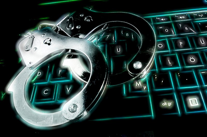 CBA płaci hakerom za szpiegowanie komputerów i smartfonów? Tak wynika z dokumentów, które wyciekły do sieci.