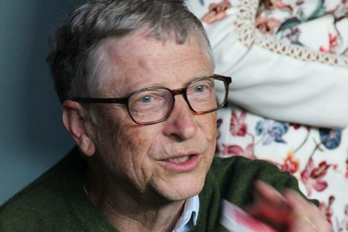 Bill Gates po przejściu na emeryturę, dość aktywnie recenzuje książki.