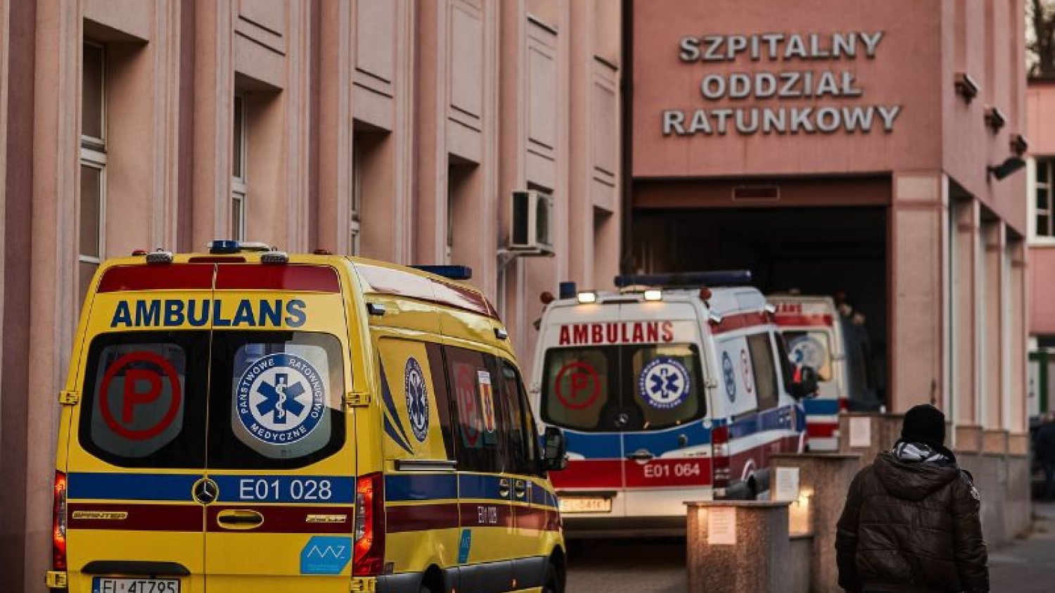 Służba zdrowia ledwo zipie, a ma jeszcze na karku Covid-19.
