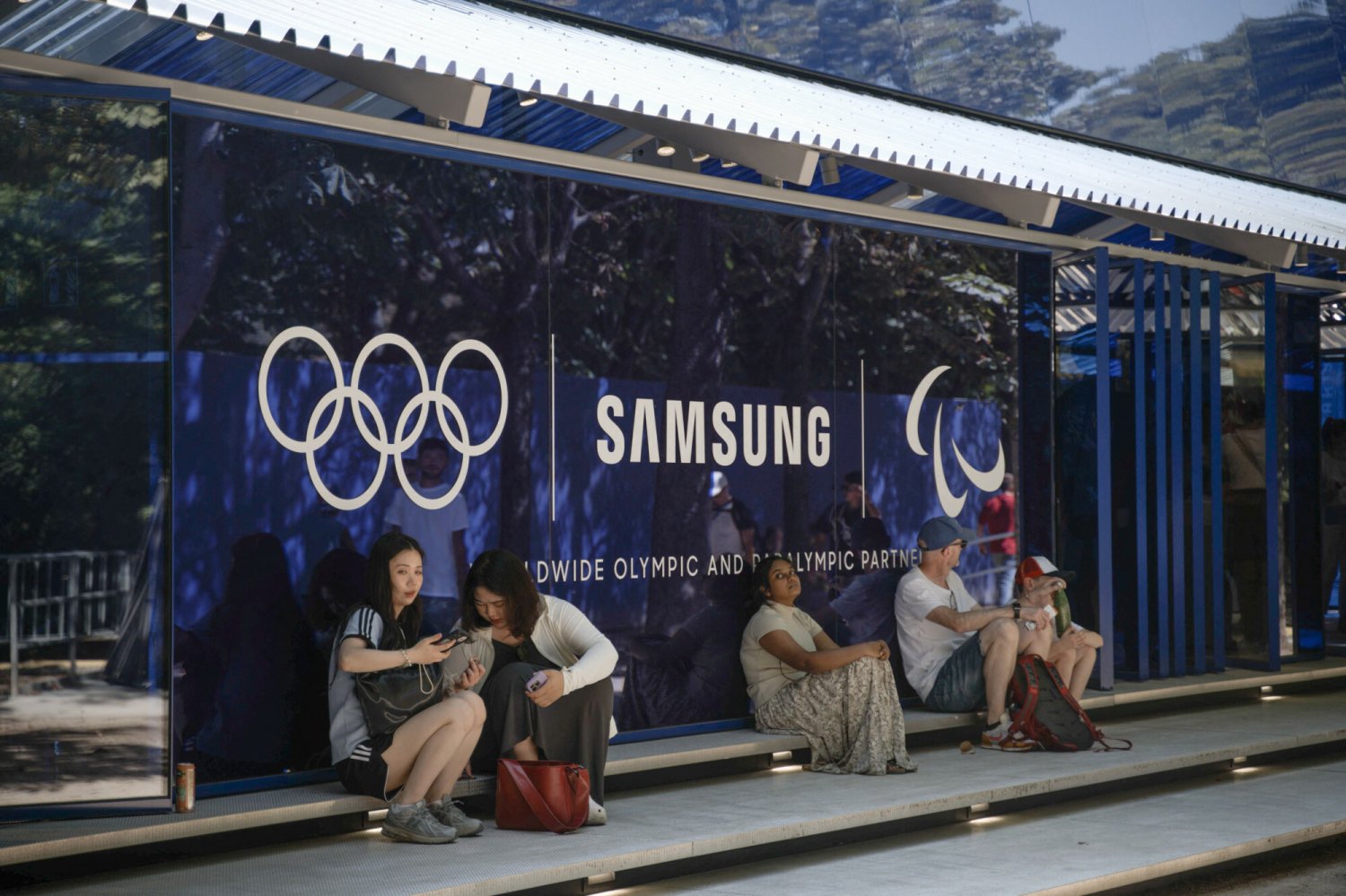 Olimpijczycy sprzedają telefony, które dostali jako upominki Olimpijczycy sprzedają telefony, które dostali jako upominki