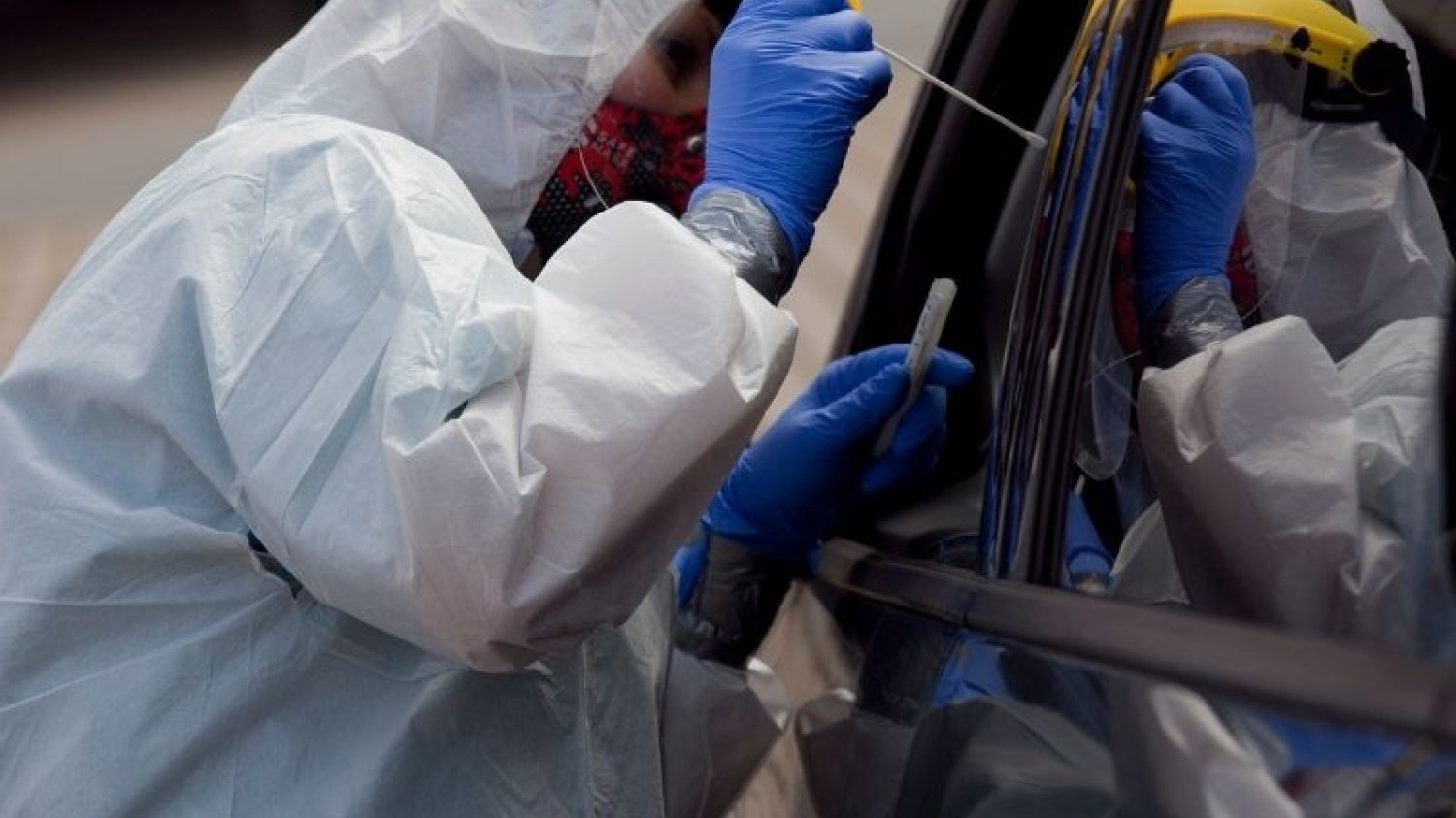 Polskie laboratoria mają ogromne problemy z liczbą testów na koronawirusa.