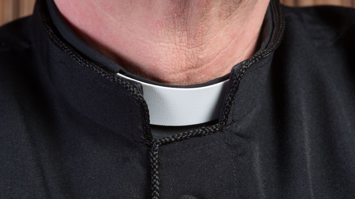 W posiadłości należącej do księdza Rafała Sawicza często pojawiał się wraz z protegowanym arcybiskup Tadeusz Gocłowski.