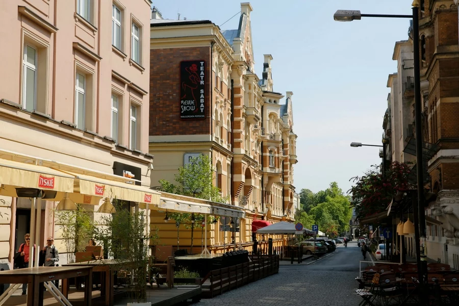 Widok na ulicę Foksal.