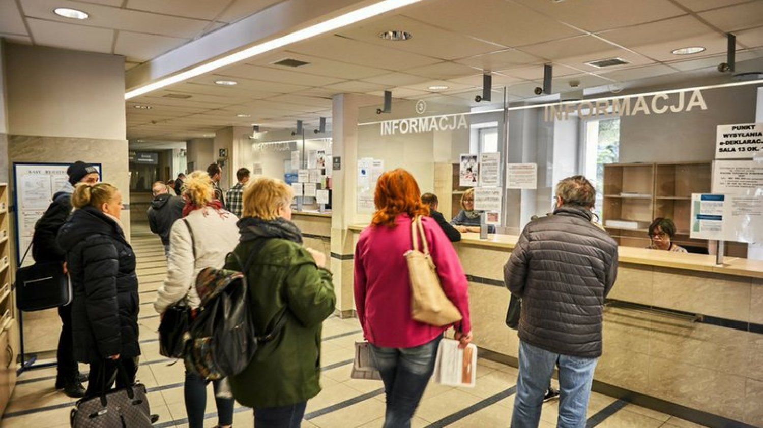 Koniec stania w kolejkach w urzędach. Od 2019 r. urzędnicy rozliczą PIT za nas.