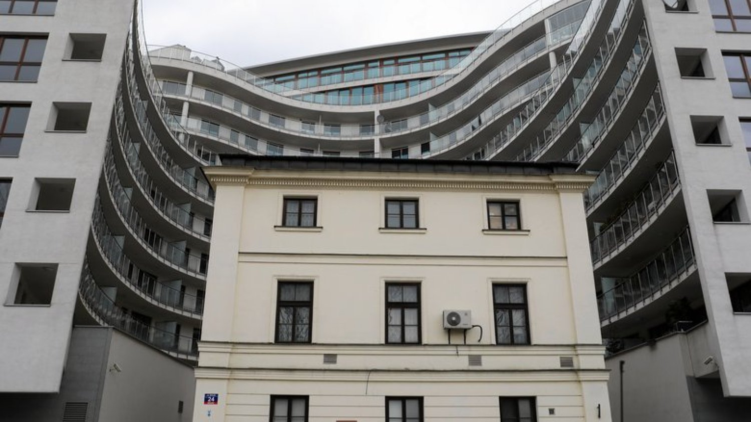 Deweloperzy twierdzą, że lex deweloper niczego im nie ułatwia. Ciekawe zatem jest to, jak rodzą się takie koszmarki...