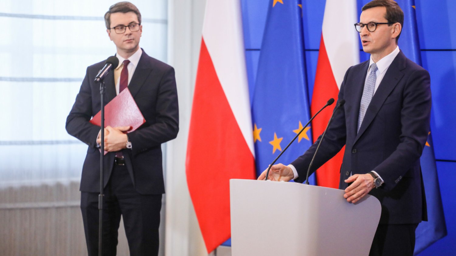 konferencja prasowa premiera Mateusza Morawieckiego po spotkaniu z mediami w towarzystwie Piotra Mullera