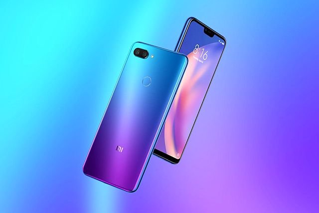 Xiaomi Mi 8 Lite można kupić w kolorach niebieskim (Aurora Blue) i czarnym (Midnight Black)