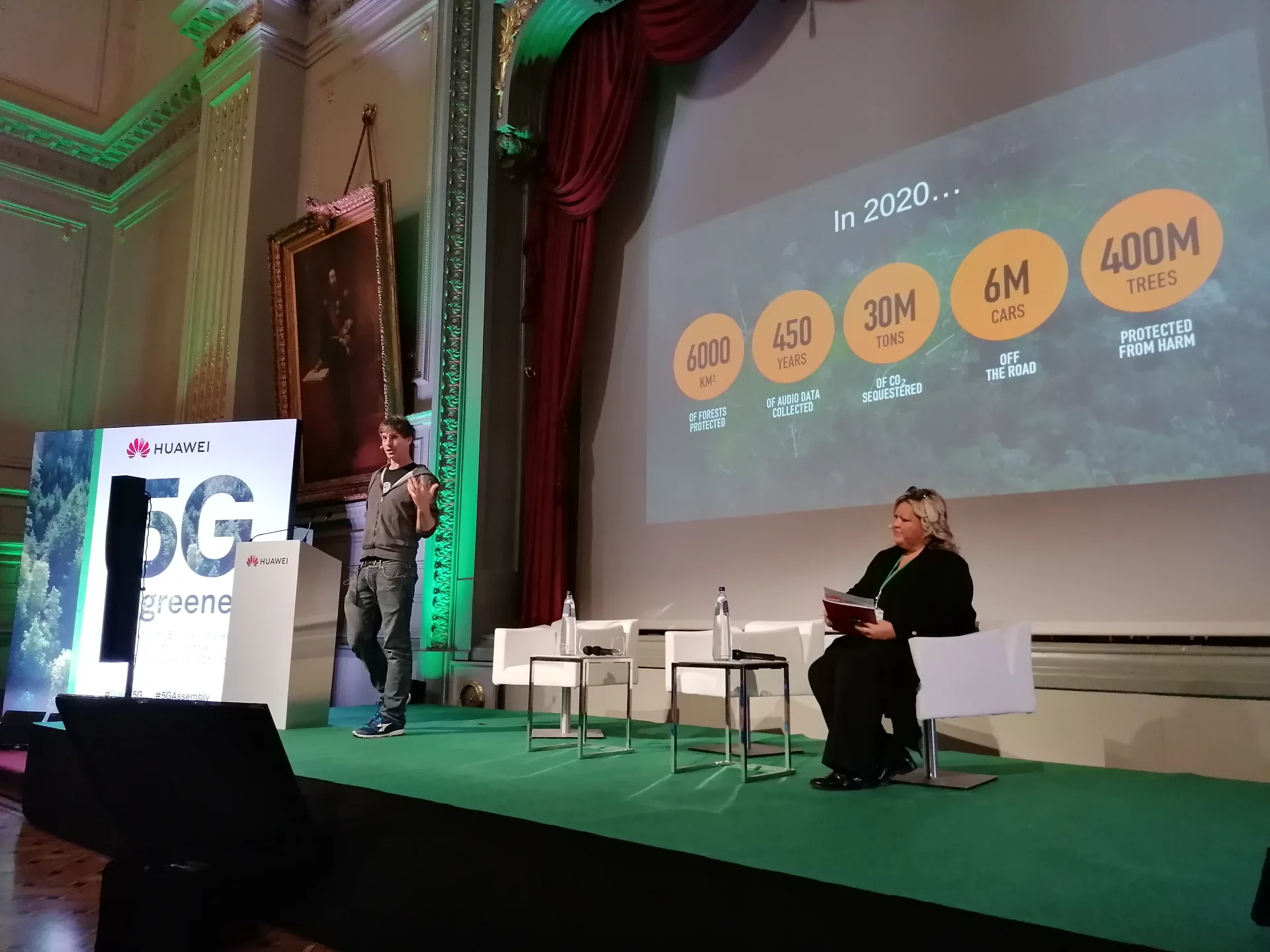 Topher White podczas konferencji The Brussels 5G Assembly organizowanej przez Huawei