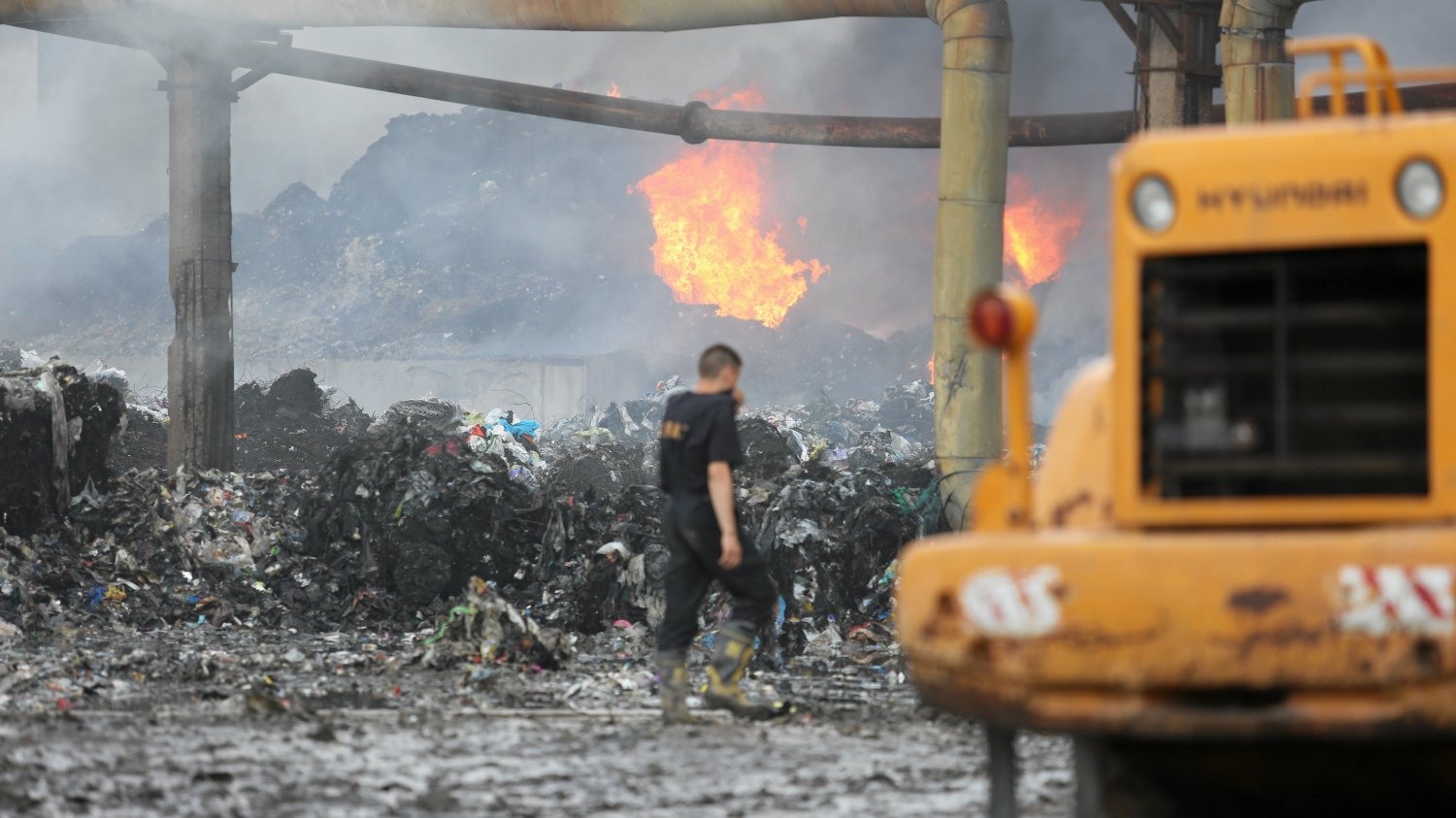 Pożarami śmieci w Polsce zaniepokoiła się Komisja Europejska