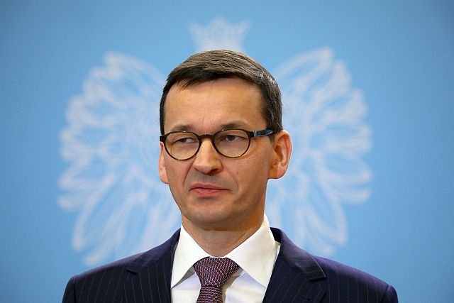 Morawiecki chce ulżyć kierowcom posiadającym samochody hybrydowe. Reszta słono zapłaci za wjazd do miasta