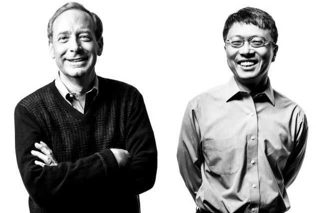 Brad Smith i Harry Shum - menedżerowie Microsoftu twierdzą, że pracy dla humanistów nie zabraknie