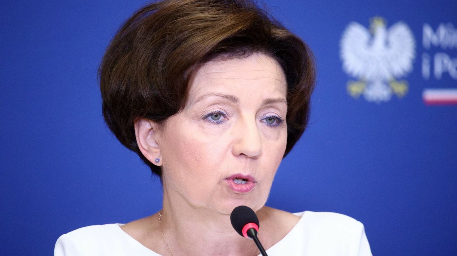 Ministerka Maląg obiecywała wypłatę czternastek w sierpniu, będą jednak dopiero pod koniec września. Tuż przed wyborami.