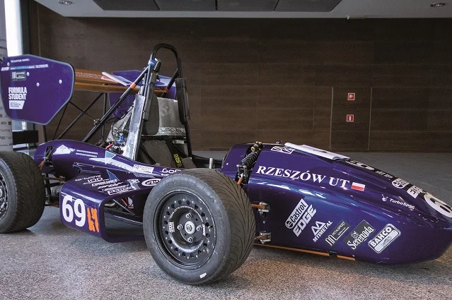 Bolid, według projektu PRz Racing Team, wykonanego w systemie CAD 3D.