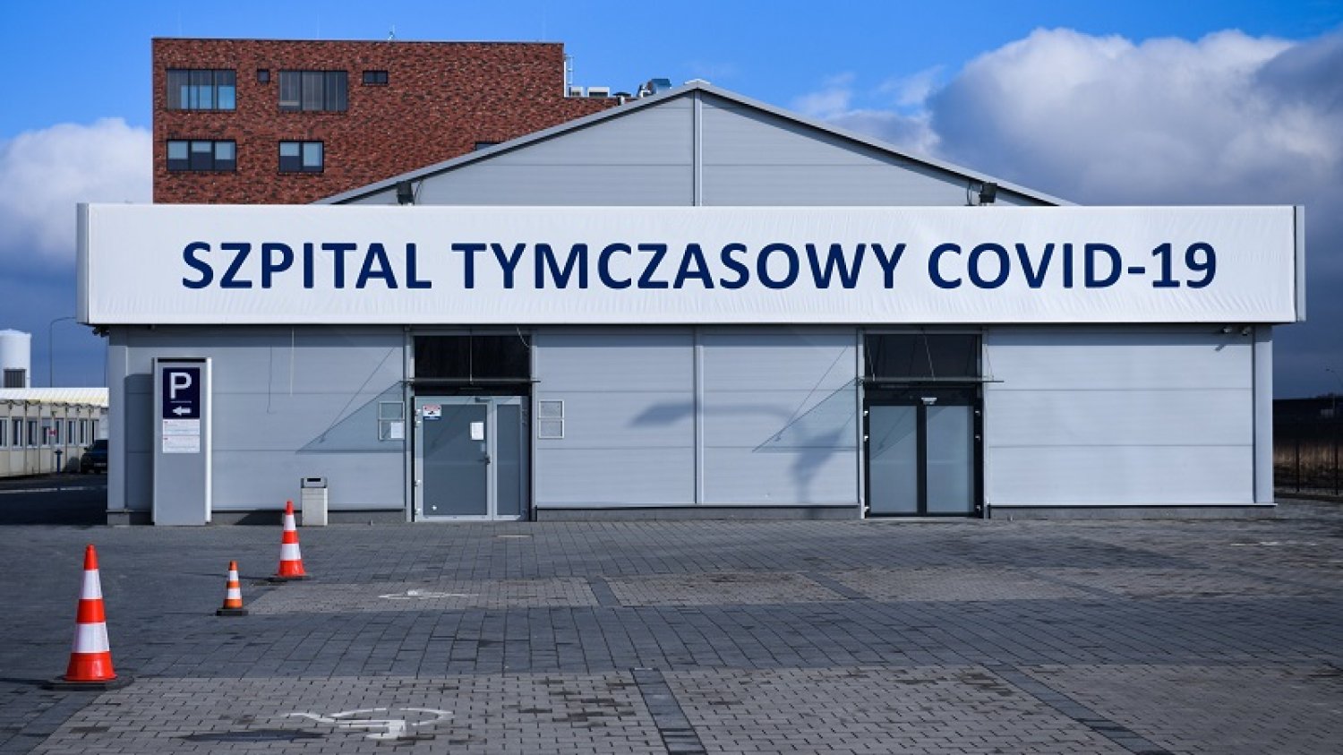 Wrocław. Szpital tymczasowy covid-19 przy ulicy Rakietowej 33.