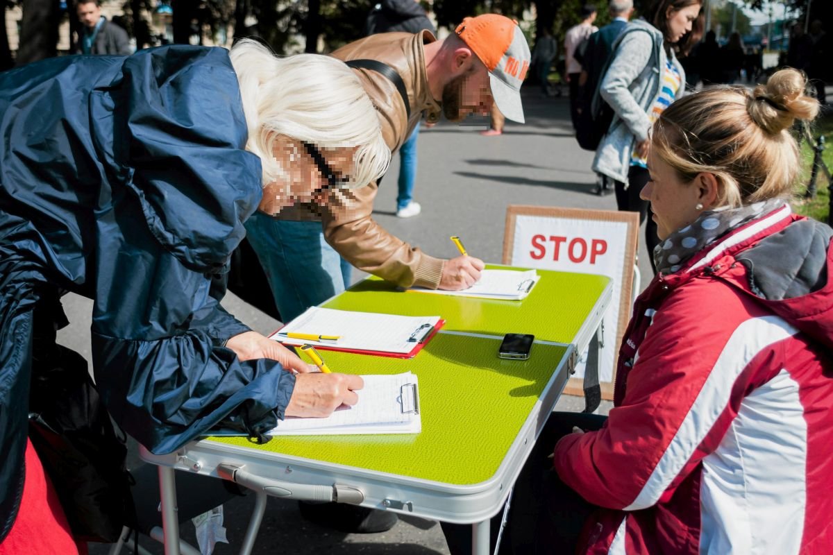 Dziś prawo wymaga zebrania 100 tys. podpisów pod projektem ustawy. To mnóstwo zachodu oraz marnotrawienie papieru.