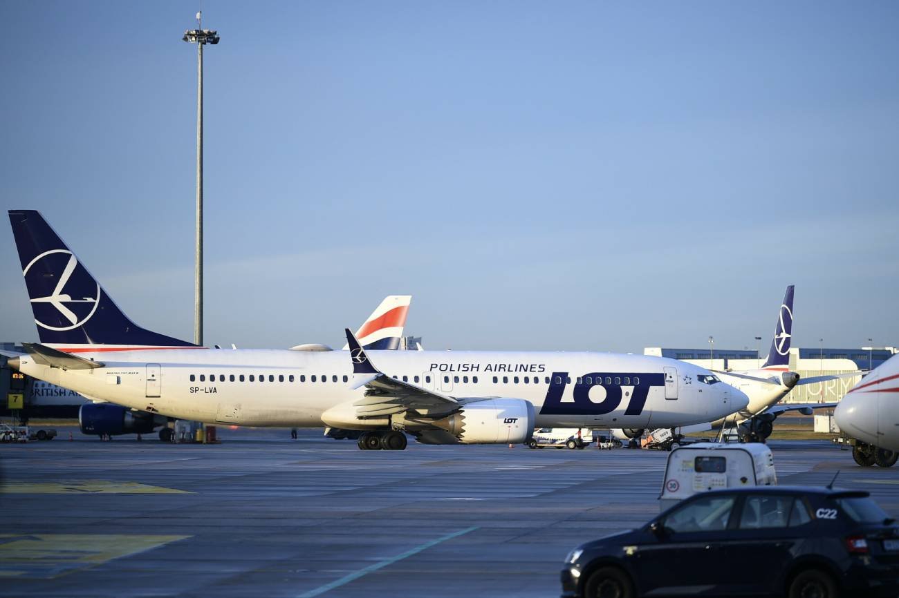 Przelot drona wywołał paraliż lotniska Chopina na pół godziny.