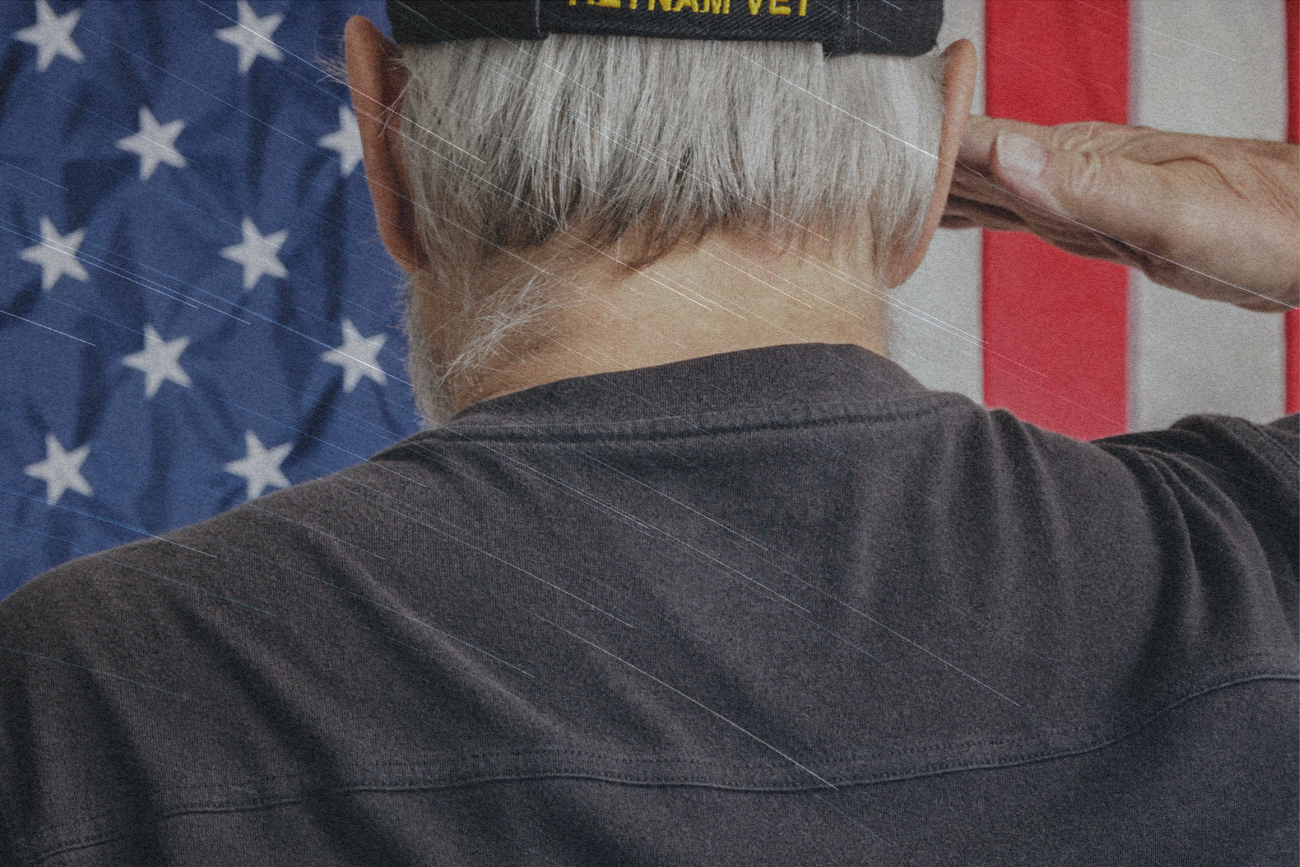 Oprócz Tomahawków, użyto także bomb penetrujących zrzucanych przez sześć bombowców B-2 Spirit – jedne z najdroższych maszyn bojowych świata, zdolne do przenikania najcięższych systemów obrony.