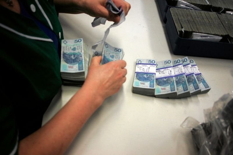 Z opłat za zbyt wysoki depozyt banki będą miały w tym roku ok. 700 mln zł.