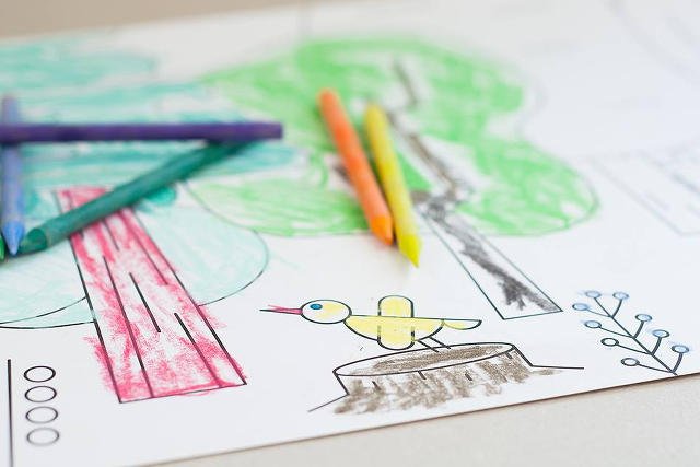 Poprzez recykling dbamy o środowisko. To, co zostaje z produktów – opakowania, zużyte elementy – to nie śmieci, ale materiał, z którego można stworzyć coś nowego.