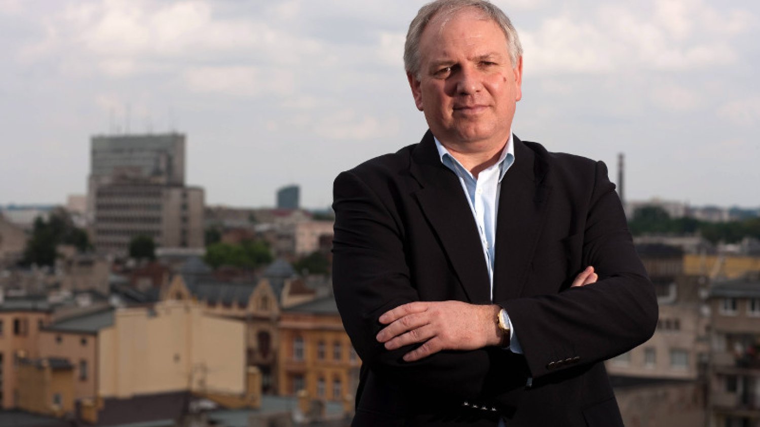 Był nauczycielem, uratował upadającego Sphinxa, teraz chce kupić Da Grasso. Kim jest Sylwester Cacek?