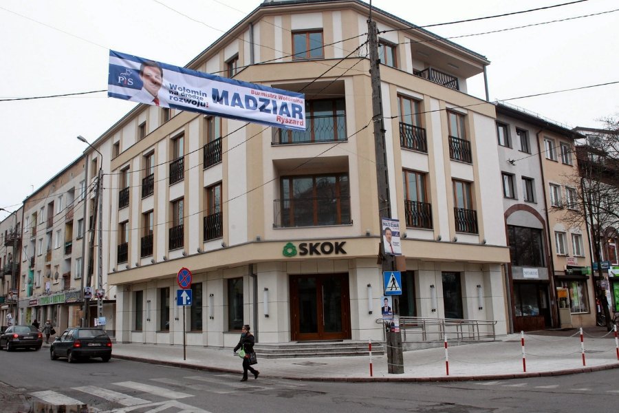 Oddział SKOK w Wołominie. Bank ma trafić do licytacji z ceną wywoławczą na poziomie 1 zł.