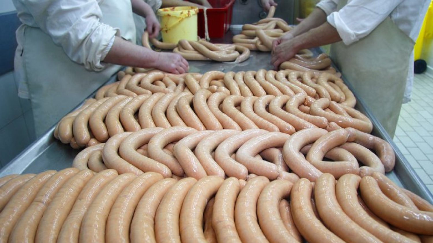 Sytuacja Zakładów Mięsnych Henryk Kania jest fatalna. Spółka ma łącznie 833 mln zł długu, chce wstrzymać produkcję.