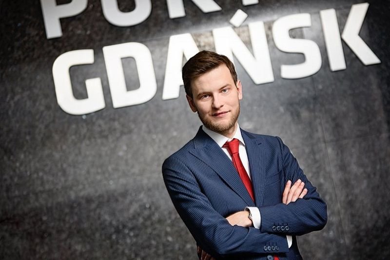 Patryk Felmet był wcześniej związany m.in. z Portem Gdańsk. Jego kariera rozkwitła po przejęciu władzy przez PiS.