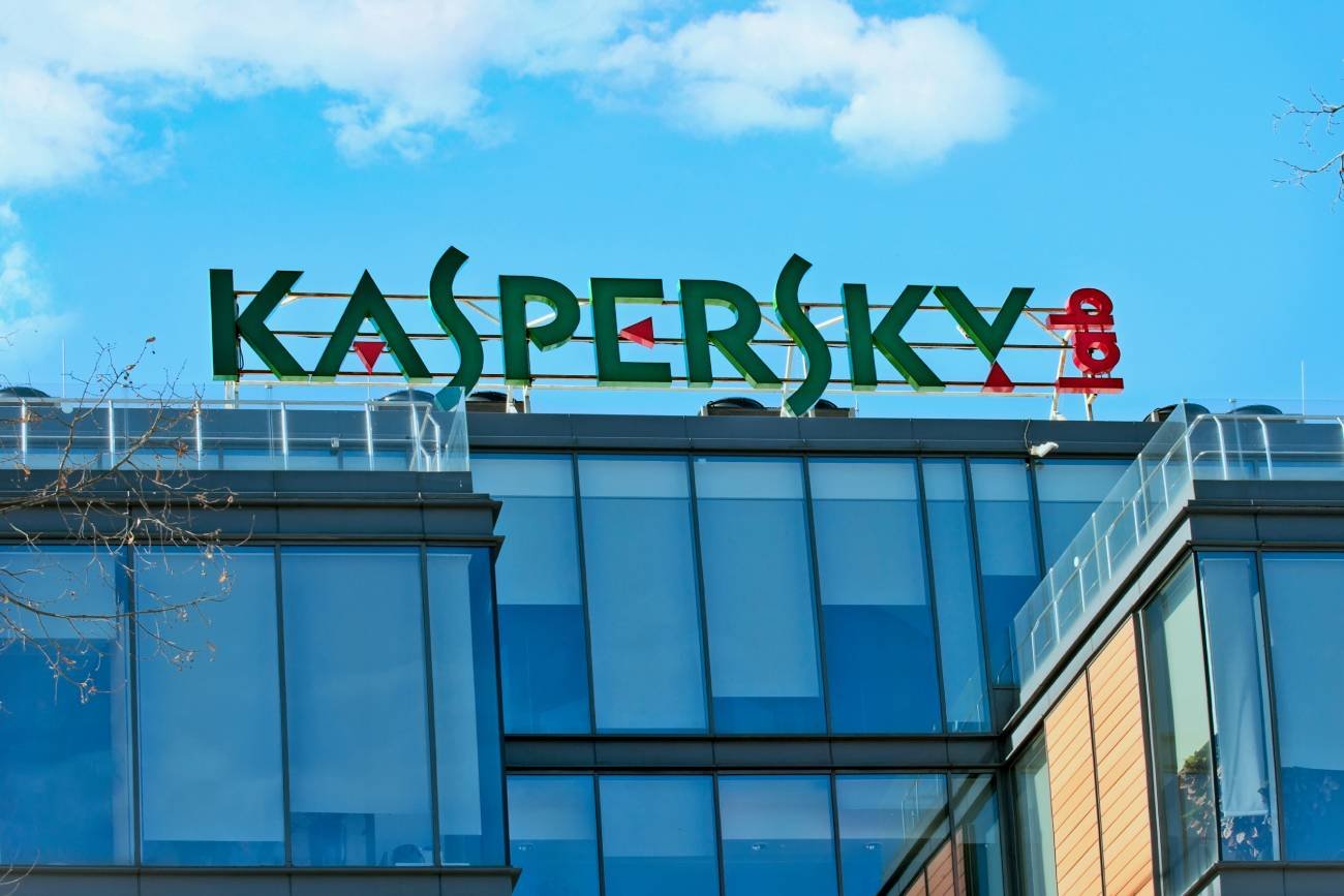 logo Kaspersky Lab na budynku