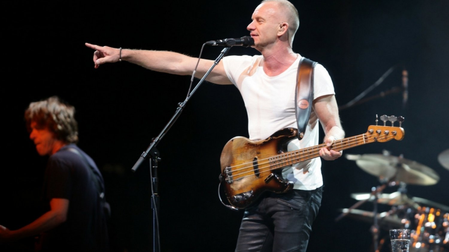 Sting to jeden z tych artystów, którzy dominują i w niskich, i w wysokich częstotliwościach.