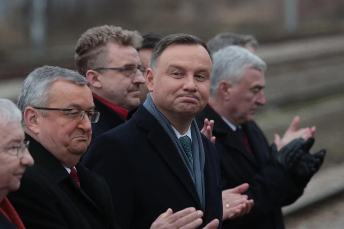 Wiceministrowie płacą za wynajem w Warszawie 1 tys. zł. Według prezydenta Andrzeja Dudy, to duża kwota, która znacząco obniża ich pensje.