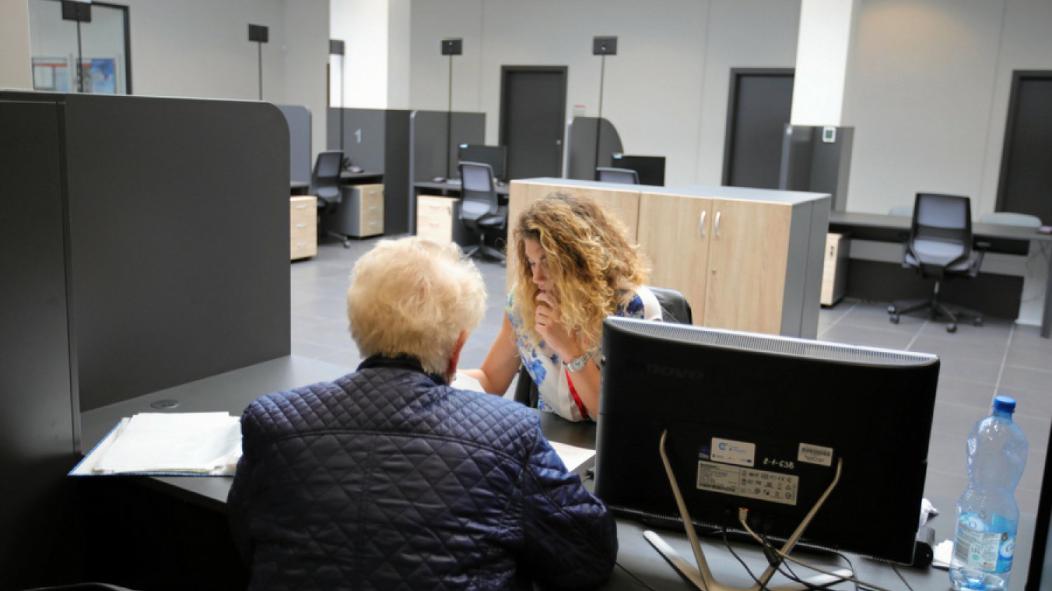 Urzędnicy skarbowi bywają napominani, jeśli próbują pisać do adresatów prostszym językiem.