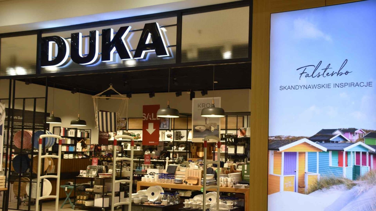 DUKA przejęta przez polską firmę. Marka wróci z przytupem. DUKA przejęta przez Biesiada Invest. Szwedzka marka wróci z przytupem.