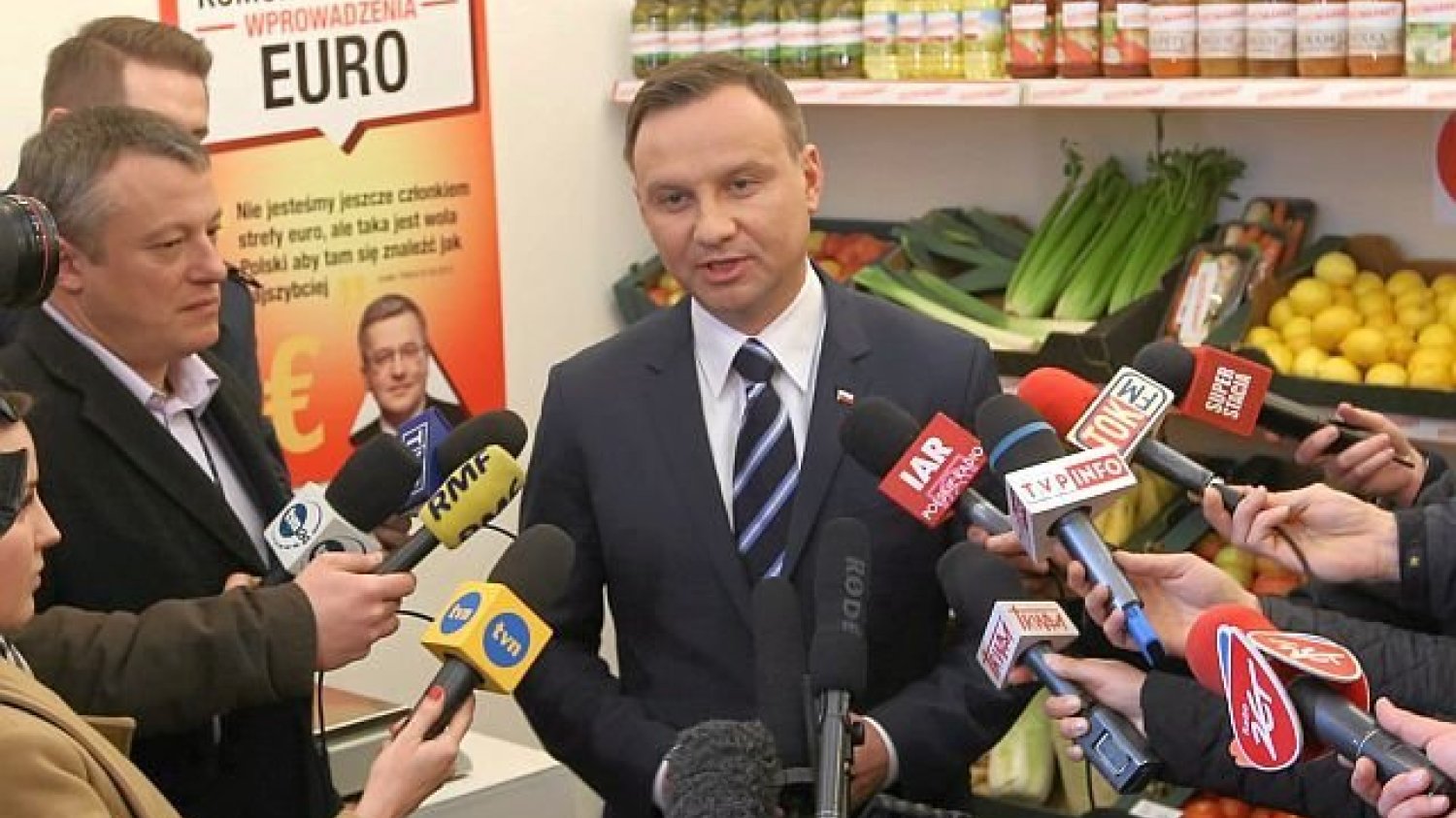 Biedronka postanowiła wprowadzić promocję obejmującą produkty kupione w 2015 r. przez Andrzeja Dudę.