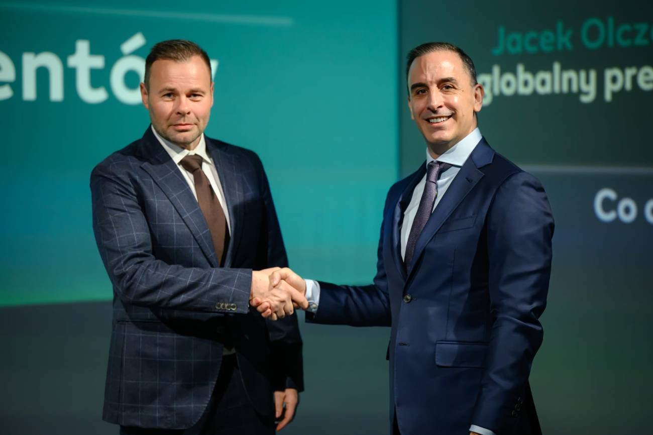 Michał Mierzejewski i Can Kuterdem z PMI.