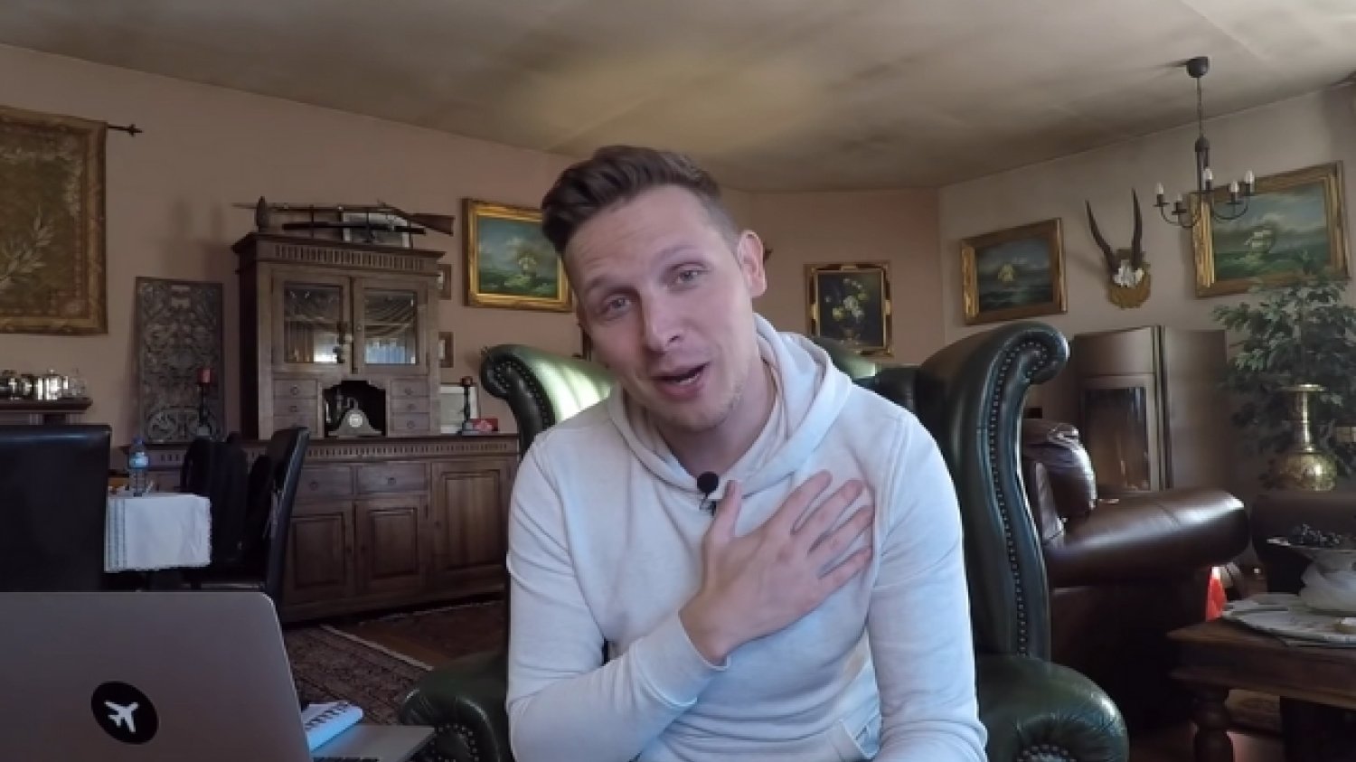 Znany influencer skrytykował linie lotnicze podczas trwania lotu. Załoga zamieniła jego podróż w koszmar.
