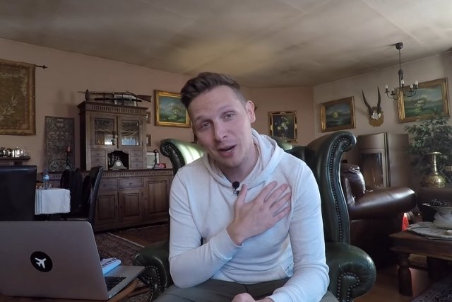 Znany influencer skrytykował linie lotnicze podczas trwania lotu. Załoga zamieniła jego podróż w koszmar.