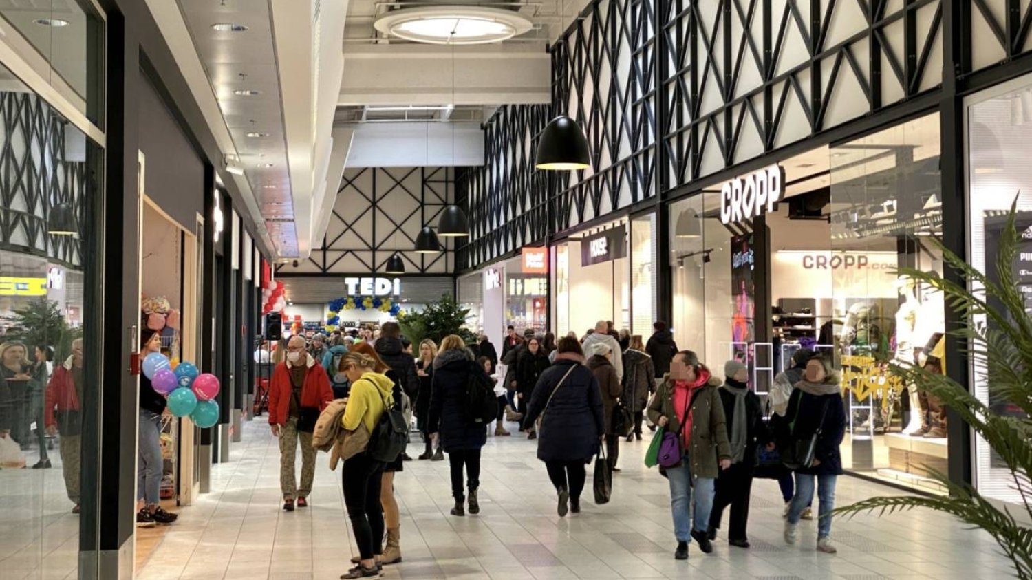 Klienci, centrum handlowe.