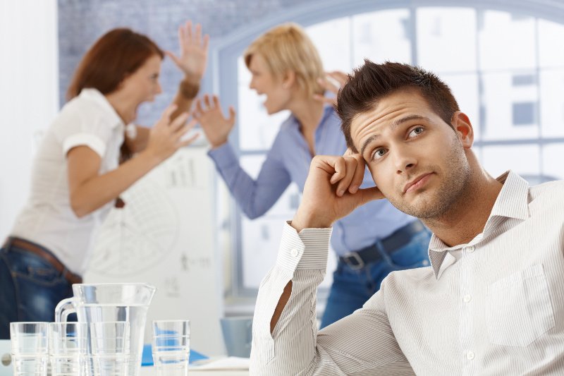 W pracy najbardziej irytują nas…współpracownicy. 6 typów, które najczęściej wyprowadzają z równowagi.