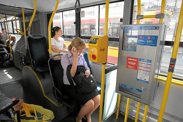 Warszawskie biletomaty uczą się od sklepowych sprzedawców - nie lubią wydawać reszty