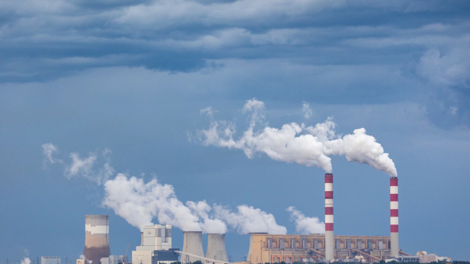Kleszczow. Elektrownie Belchatow oraz odkrywkowa Kopalnie Wegla Brunatnego