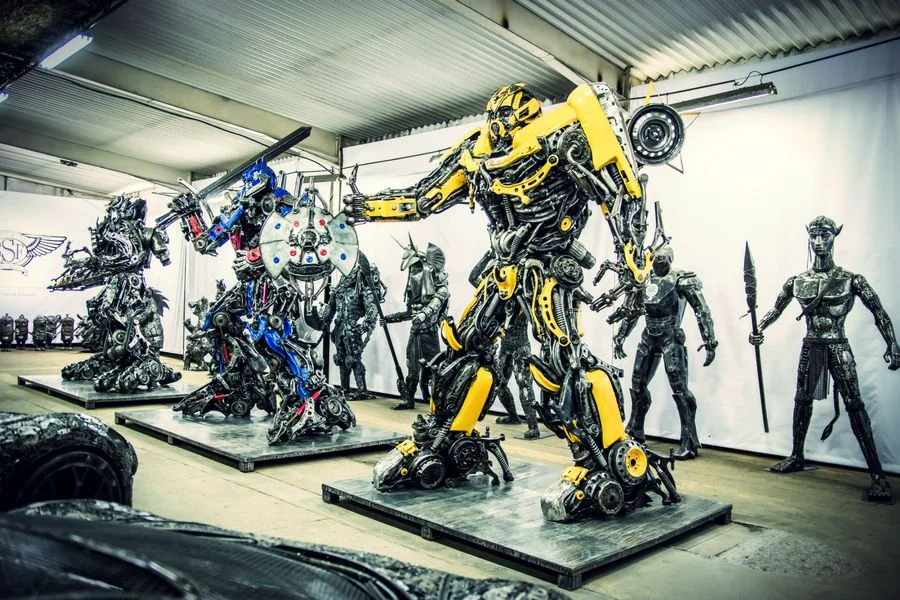 Postacie znane nam z serii "Transformers".