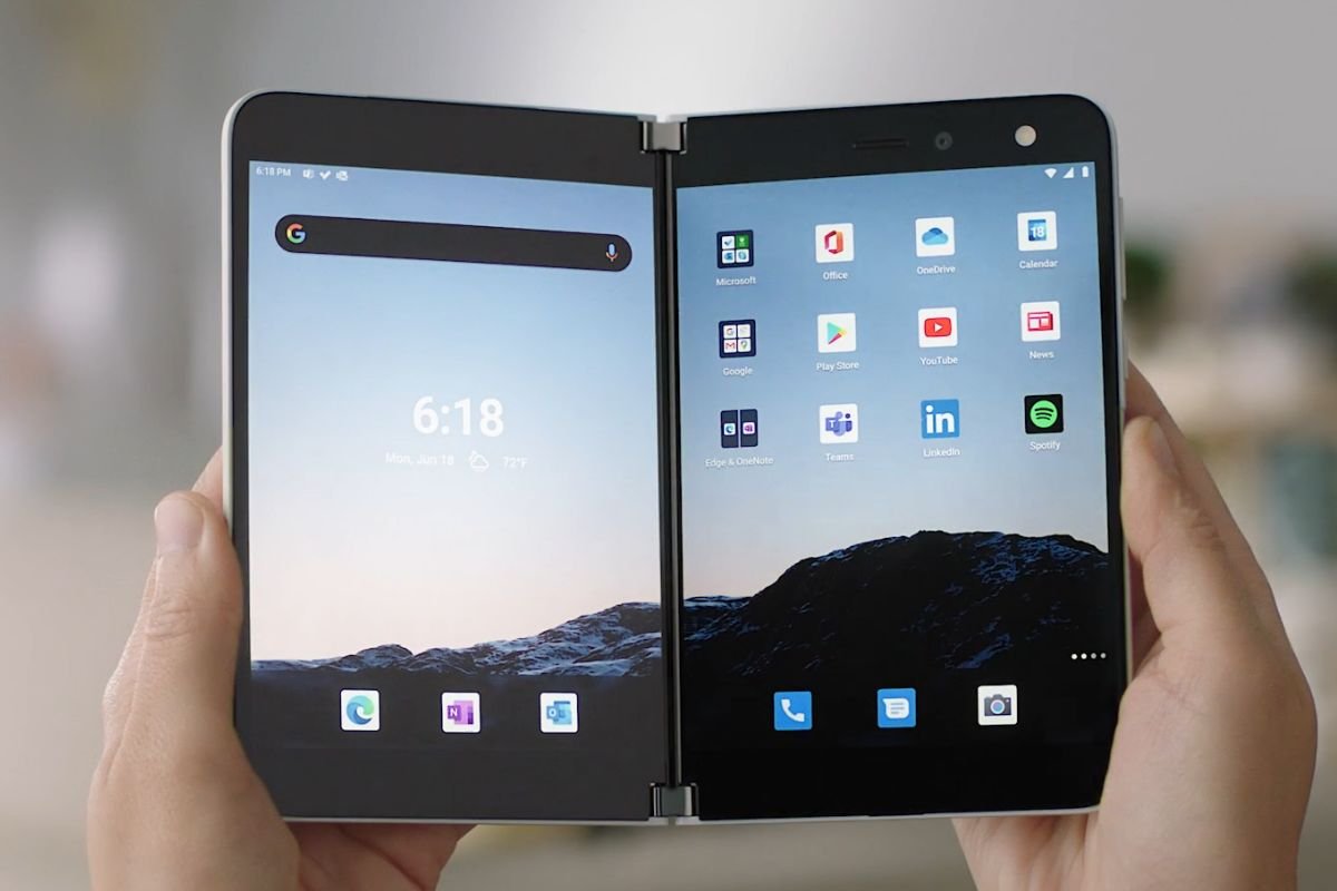 Surface Duo wygląda fenomenalnie. Microsoft wstrzelił się w trend nowych smartfonów