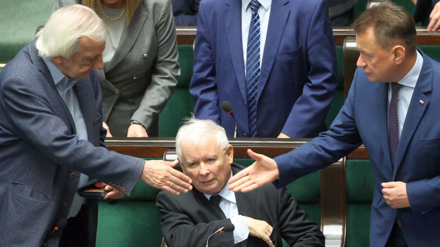 PiS chce mieć władzę w państwowych spółkach nawet po przegranych wyborach