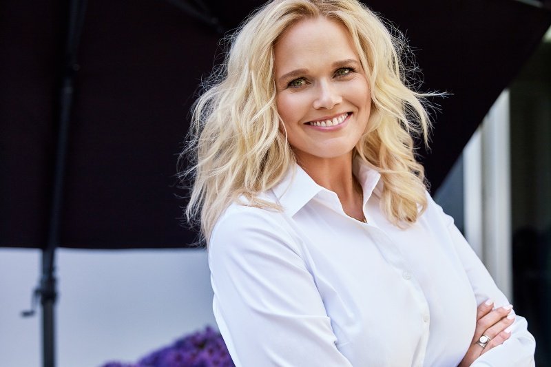 Avon to marka stworzona z myślą o kobietach. Rozmawiamy z Anną Jakubowski, Dyrektor Generalną Avon Cosmetics Polska o tym, jak firma wspiera rozwój zawodowy kobiet i organizuje szereg prokobiecych inicjatyw