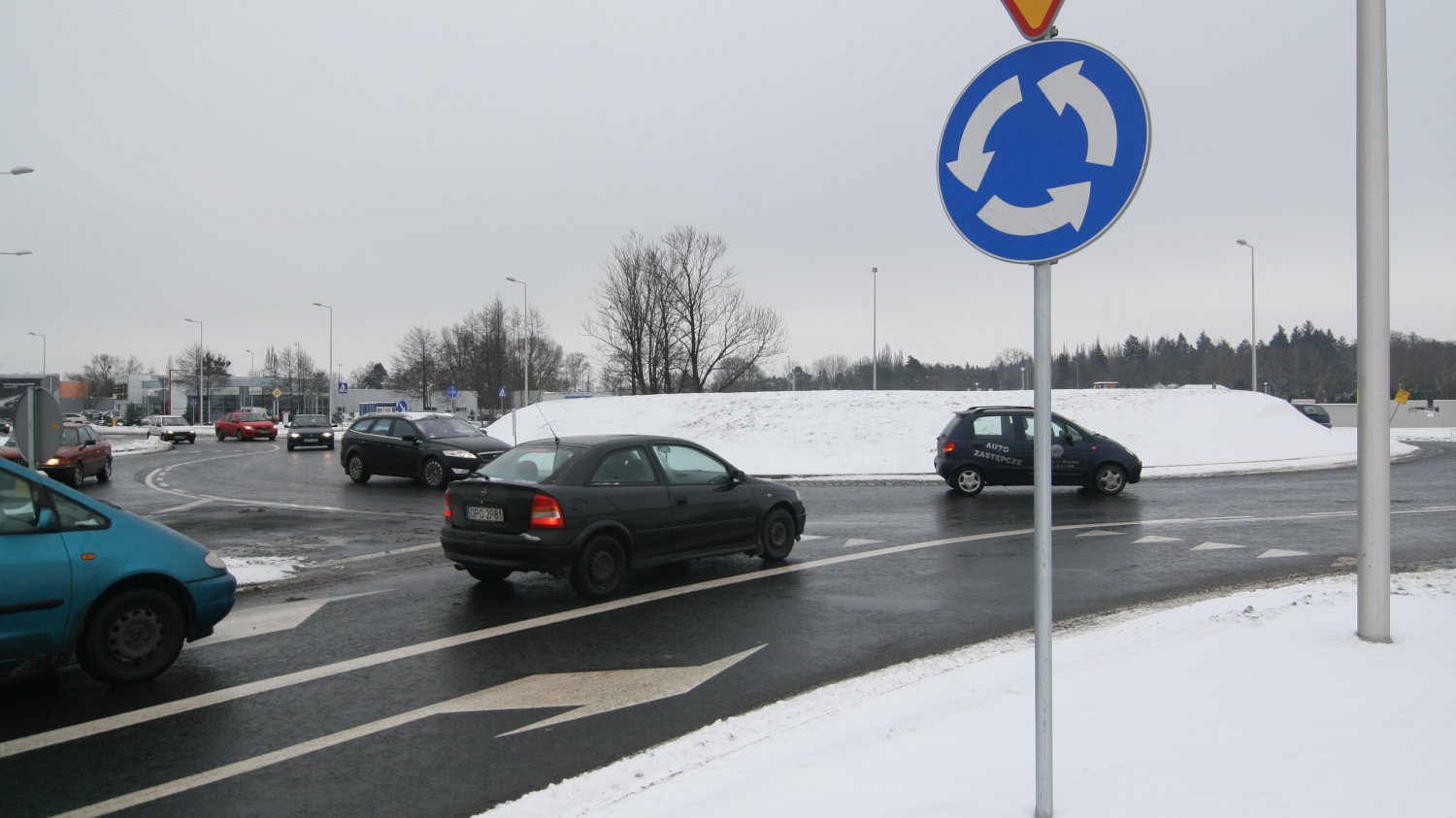 Z orzeczenia lubelskiego sądu wynika, że wjazdu na skrzyżowanie nie trzeba sygnalizować kierunkowskazem.