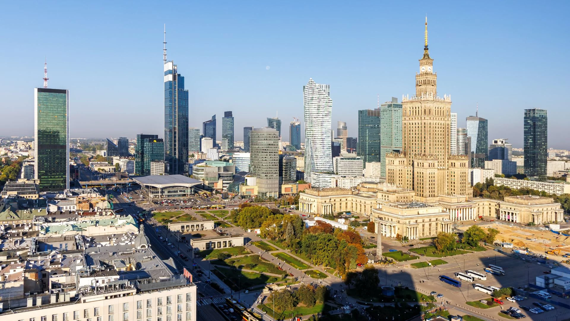 PKB Polski rośnie szybciej niż oczekiwano. Gospodarka zaskakuje. PKB Polski rośnie szybciej niż oczekiwano. Gospodarka zaskakuje.