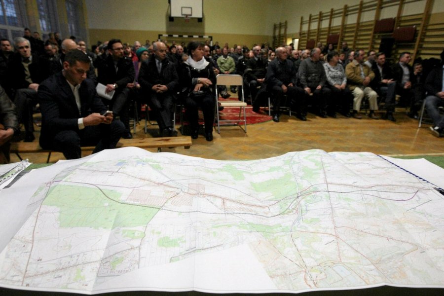 Spotkanie z mieszkańcami w sprawie budowy obwodnicy w Radkowicach i Brzezinach.