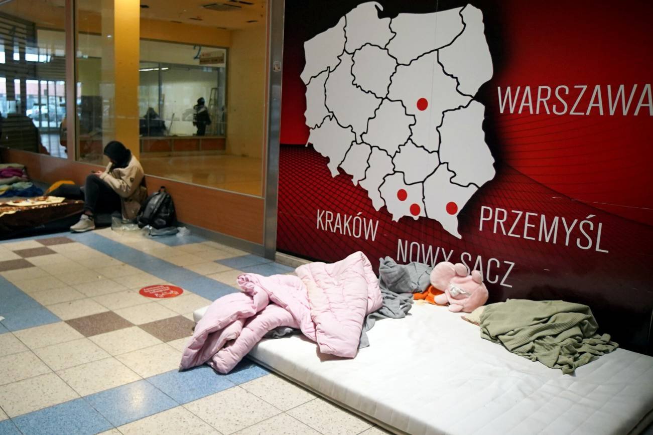 Punkt recepcyjny w przemyskim centrum handlowym, dla ludzi którzy uciekają z Ukrainy przed wojną.