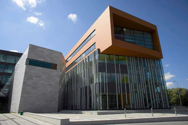 Uniwersytet Łódzki postawił w ostatnich latach na design budynków, teraz ma jeden z ciekawszych pomysłów na promocję uczelni za granicą